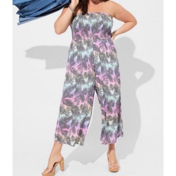 🆕🌴 Crop Gauze Smocked Strapless Ombre Beach Jumpsuit 3 3X 22 24 NWT Torrid New - Picture 1 of 5
